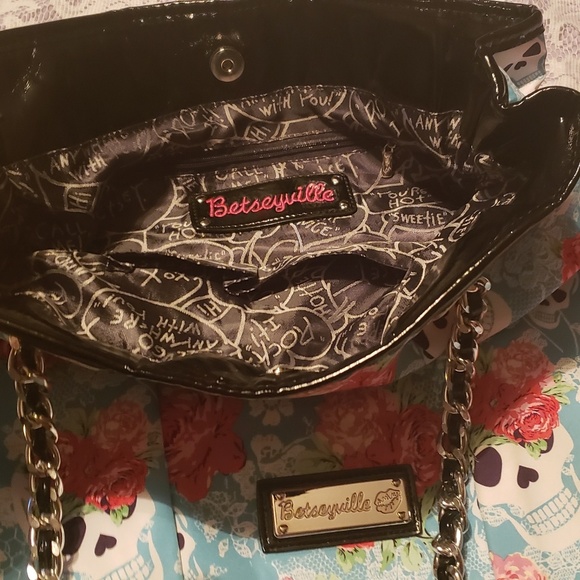 Betsey Johnson handbag - Picture 3 of 7